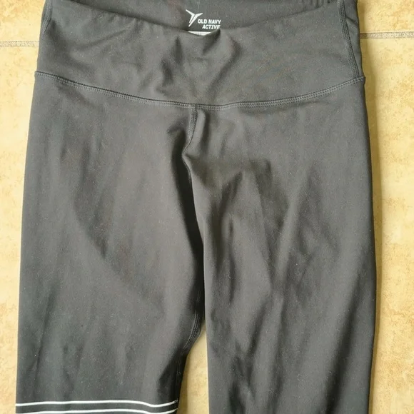 Old Navy Black Striped Women's Leggings - Picture 6 of 6